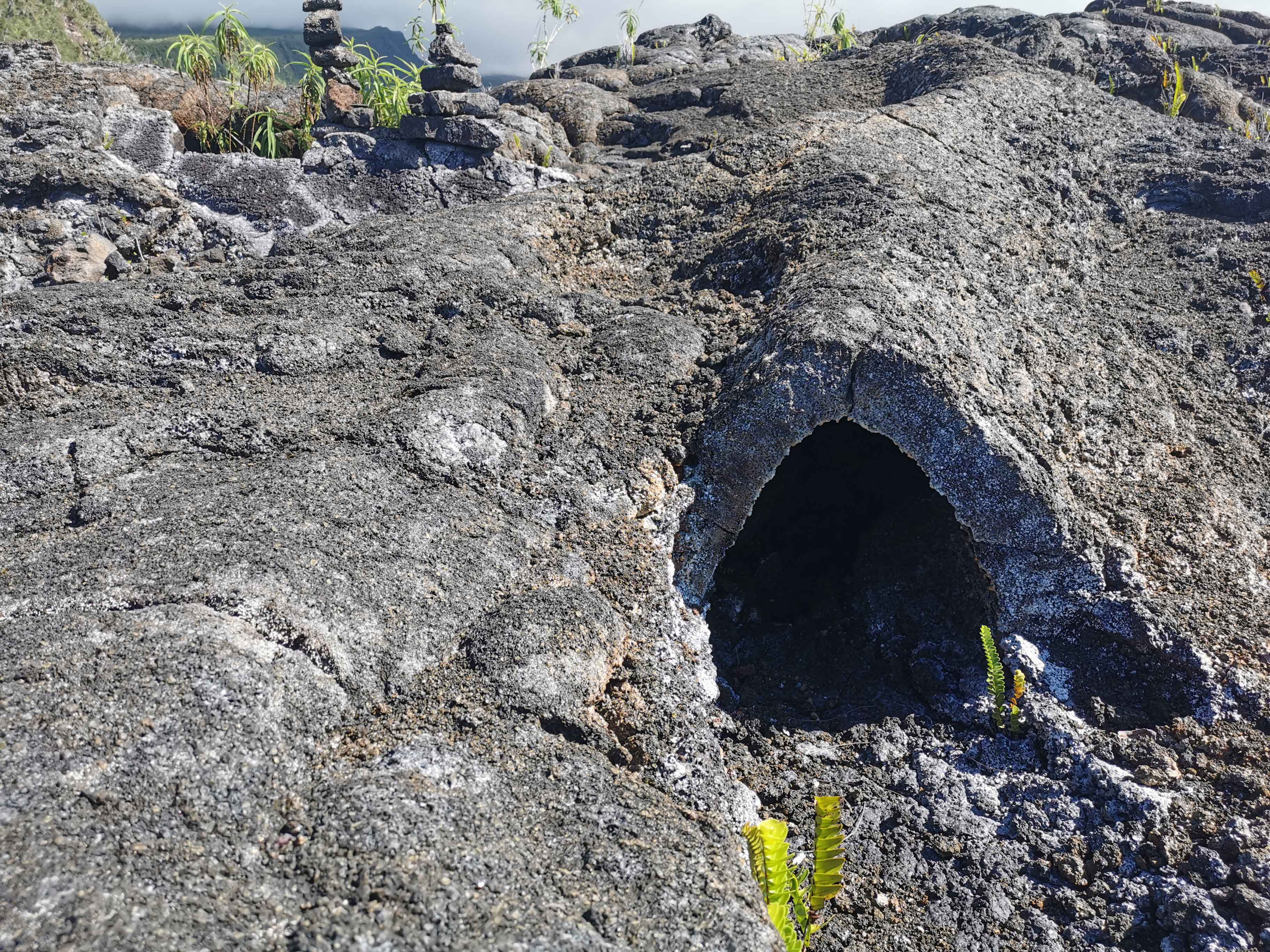 Un petit tunnel de lave