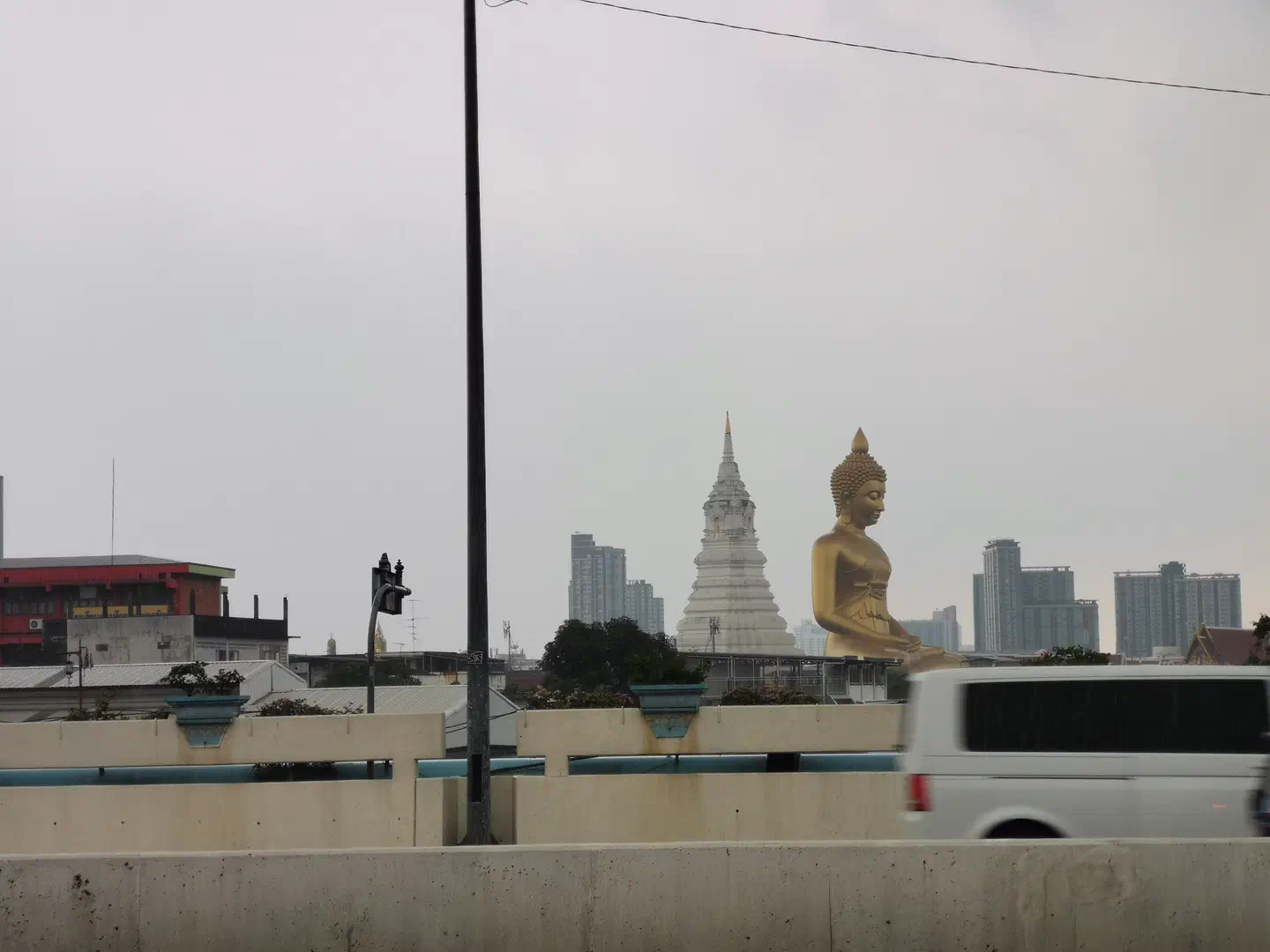 Wat Paknam Phasi Charoen