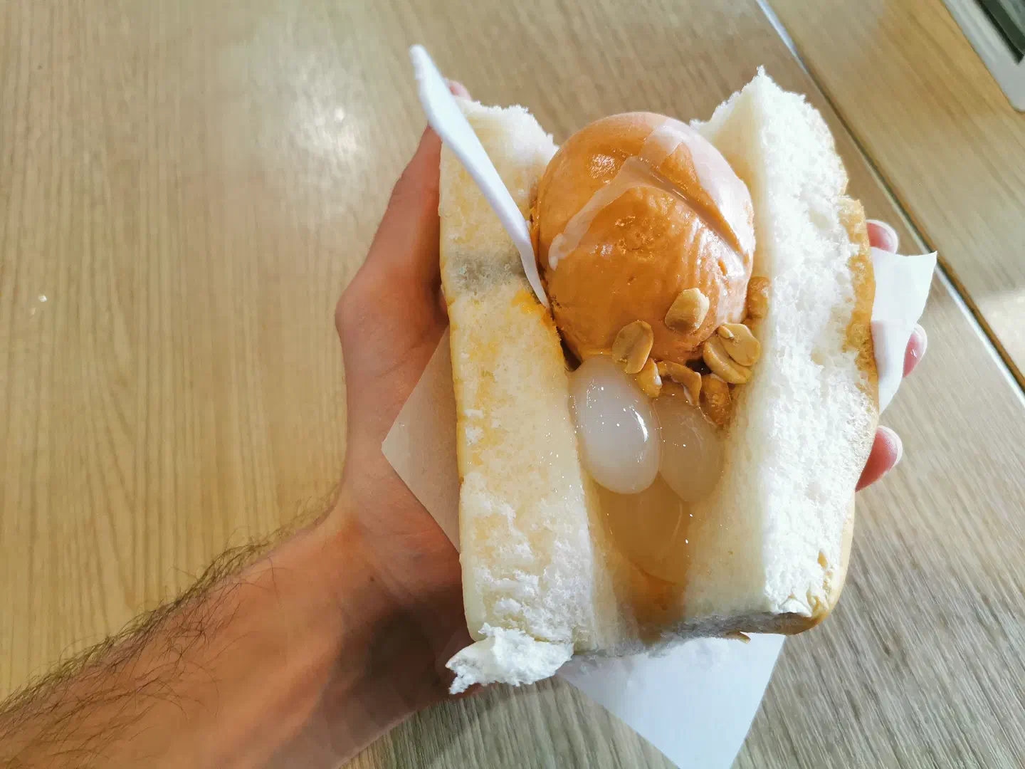 Glace au thé Thai avec des graines de palmier à sucre