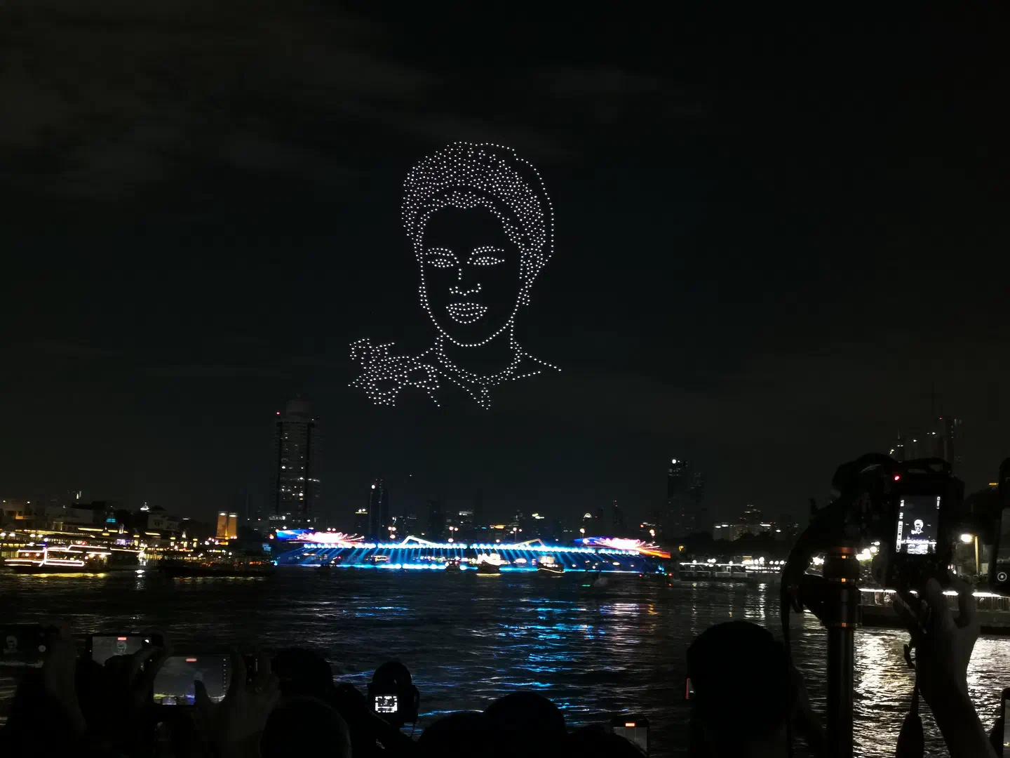 Un hommage à la Reine Mère Sirikit