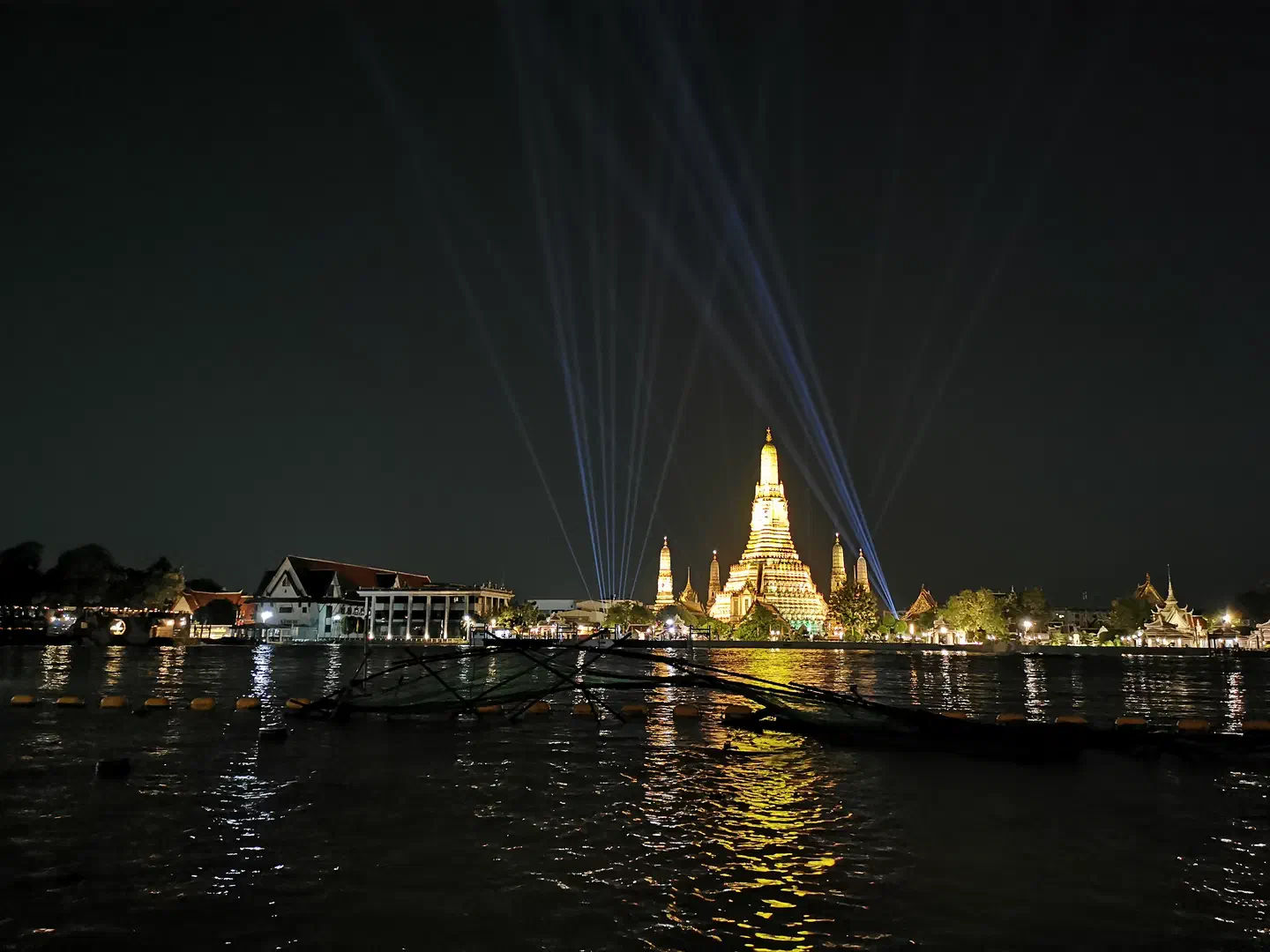 Wat Arun de nuit