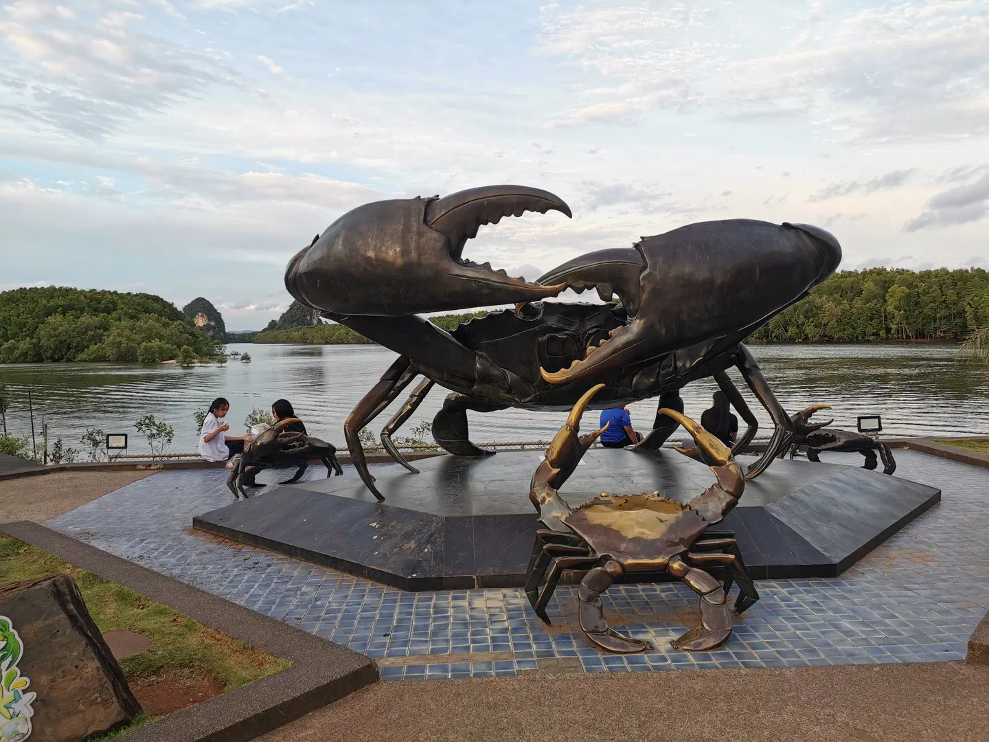 &ldquo;The Mud Crabs Sculpture&rdquo; - le point de rendez-vous