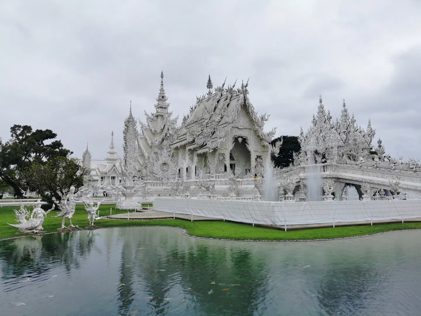 Wat Rong Khun - extérieur